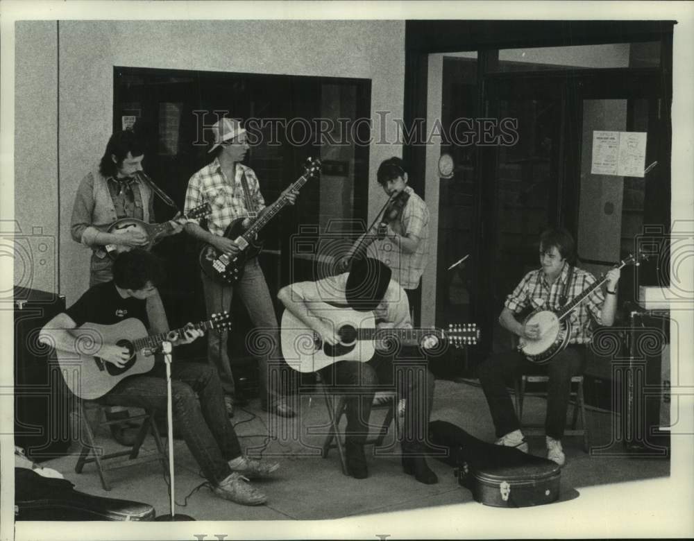 1981 Press Photo The Martin Brothers Band play during festival in Schenectady NY- Historic Images