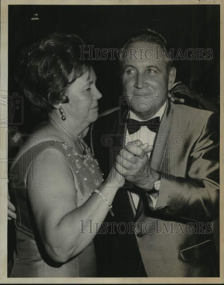 Press Photo Arthur J Leonard dances with Mrs William Pfeiffer of Albany, NY- Historic Images