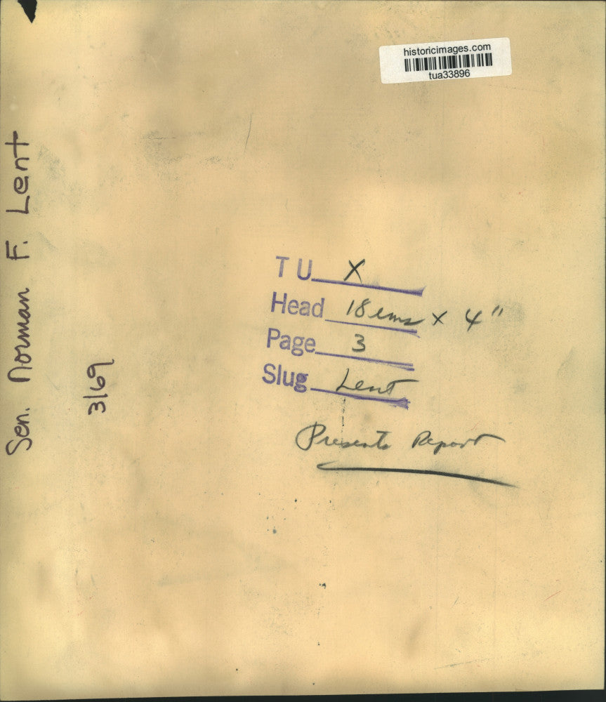 1969 Press Photo New York State Senator Norman F Lent presents report at hearing