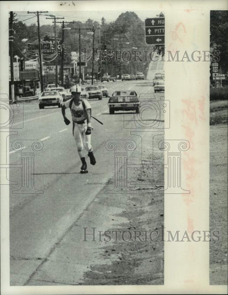 1974 Press Photo David Letters of Winchendon, MA, is rollerskating on NY highway