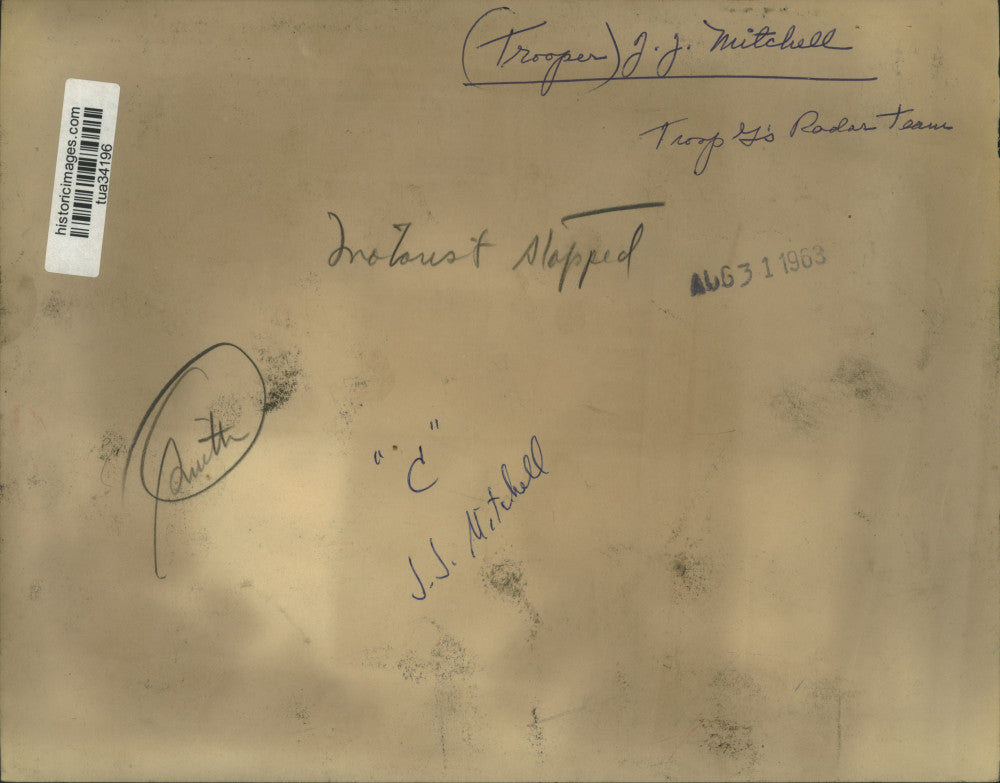 1963 Press Photo NY Trooper J.J. Mitchell, Troop G's Radar Team, stops motorist