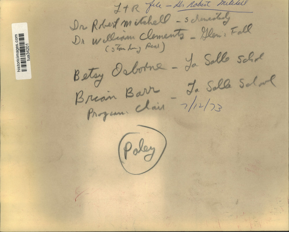 1973 Press Photo Educators sit together in school gym for a meeting - tua34201