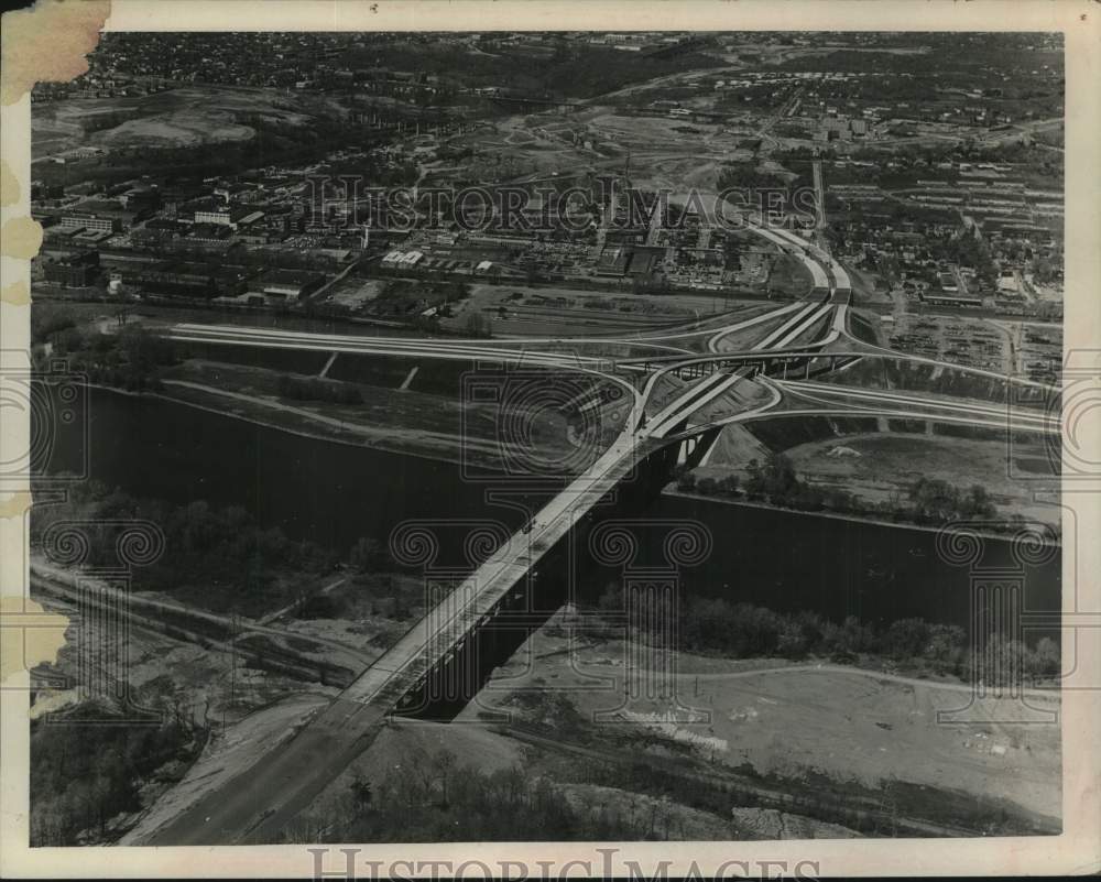 1969 Press Photo Aerial view of Patroon Island Bridge & interchange, Albany, NY