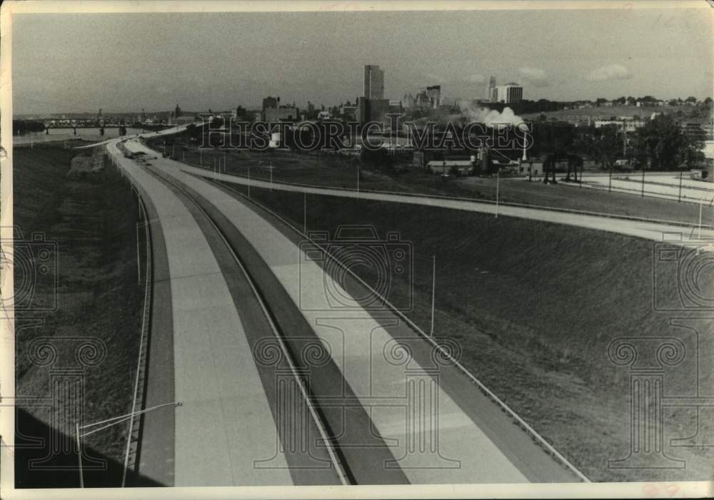1971 Press Photo View of unfinished Patroon Island Bridge in Albany, New York