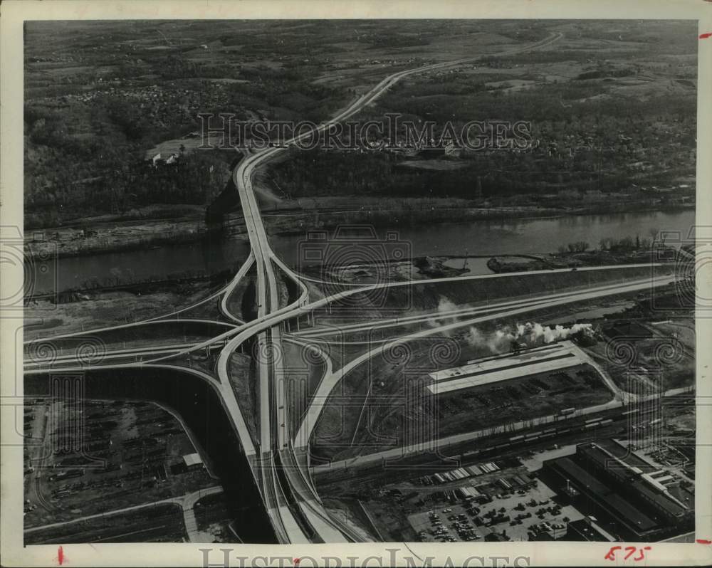 1969 Press Photo Aerial view of Patroon Island interchange in Albany, New York