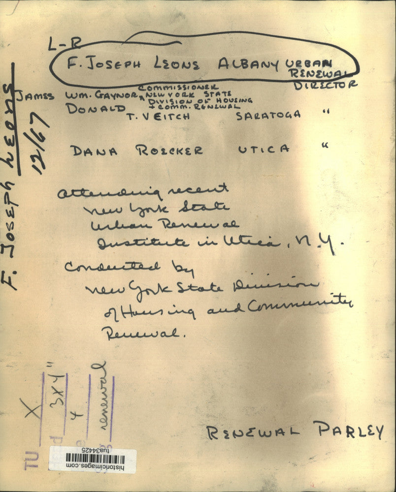 1967 Press Photo New York officials confer at Urban Renewal Institute in Utica