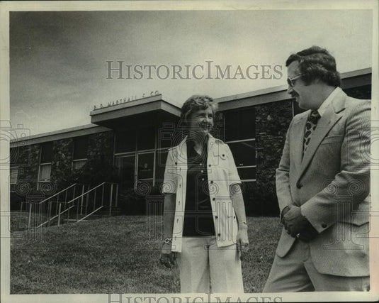 1976 Press Photo Ellen & Douglas Marshall, P.D. Marshall & Co., Albany, New York
