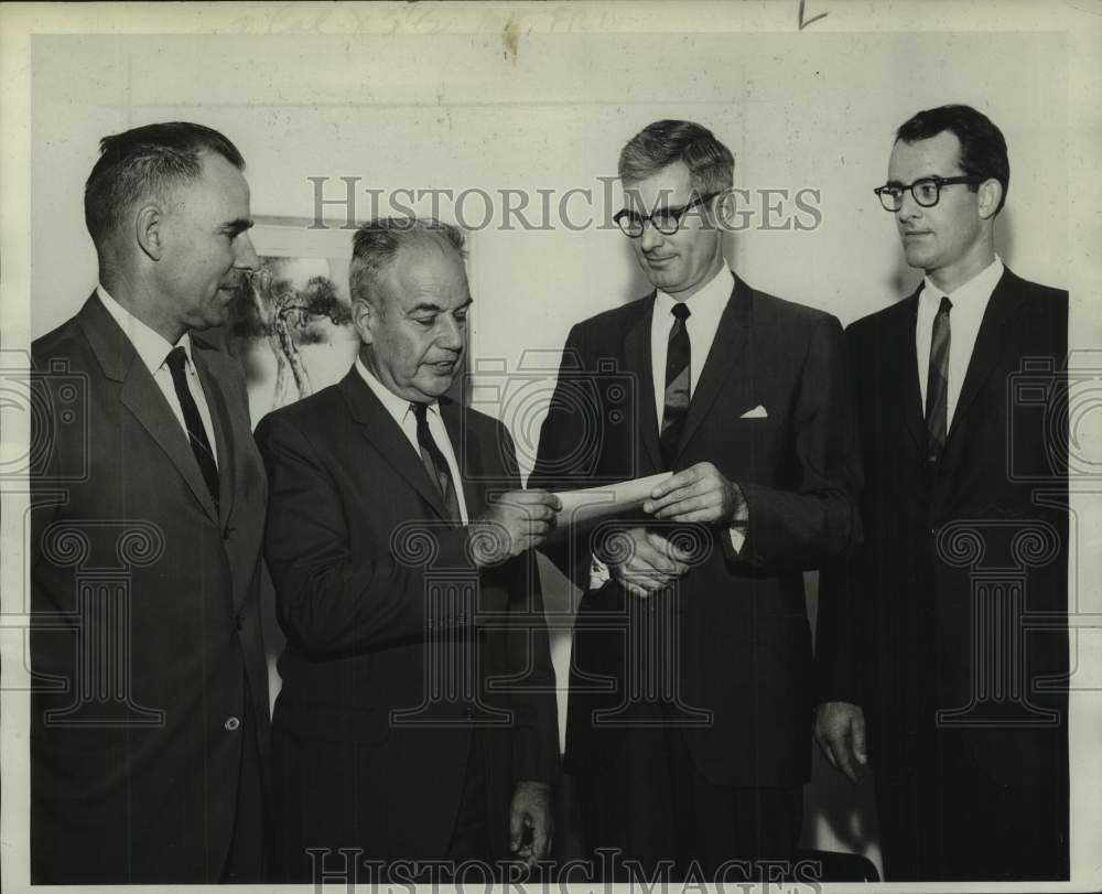 1965 Press Photo Rensselaer Polytechnic Institute officials meet in New York