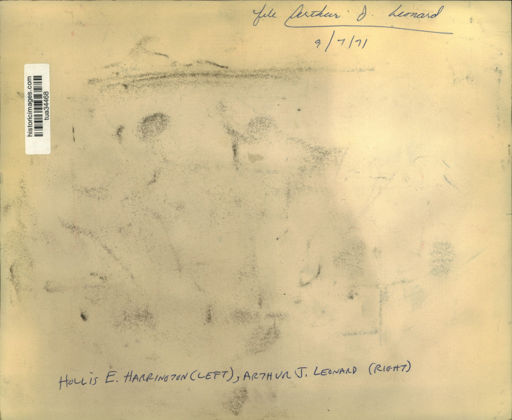 1971 Press Photo Hollis E. Harrington and Arthur J. Leonard, New York