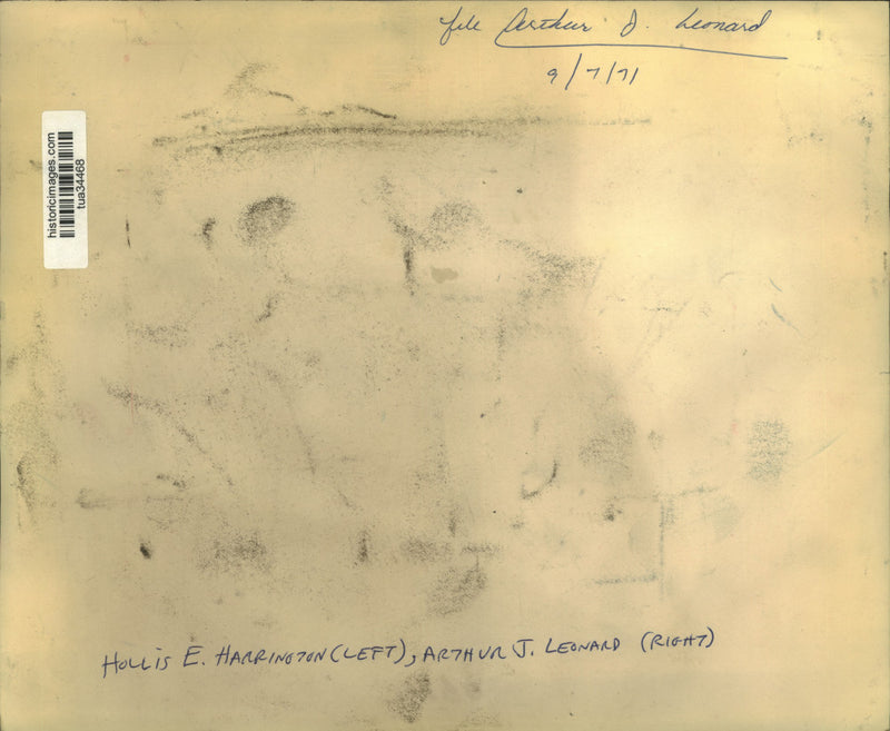 Load image into Gallery viewer, 1971 Press Photo Hollis E. Harrington and Arthur J. Leonard, New York
