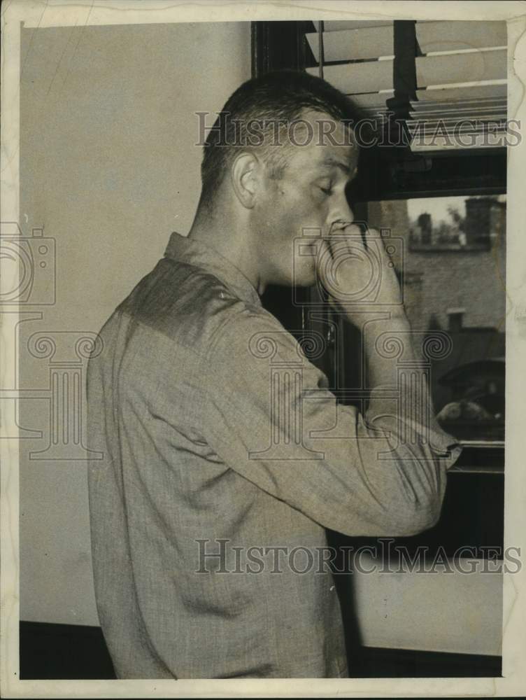 1961 Press Photo John J. McGraw smoking a cigarette at Albany, NY County Court