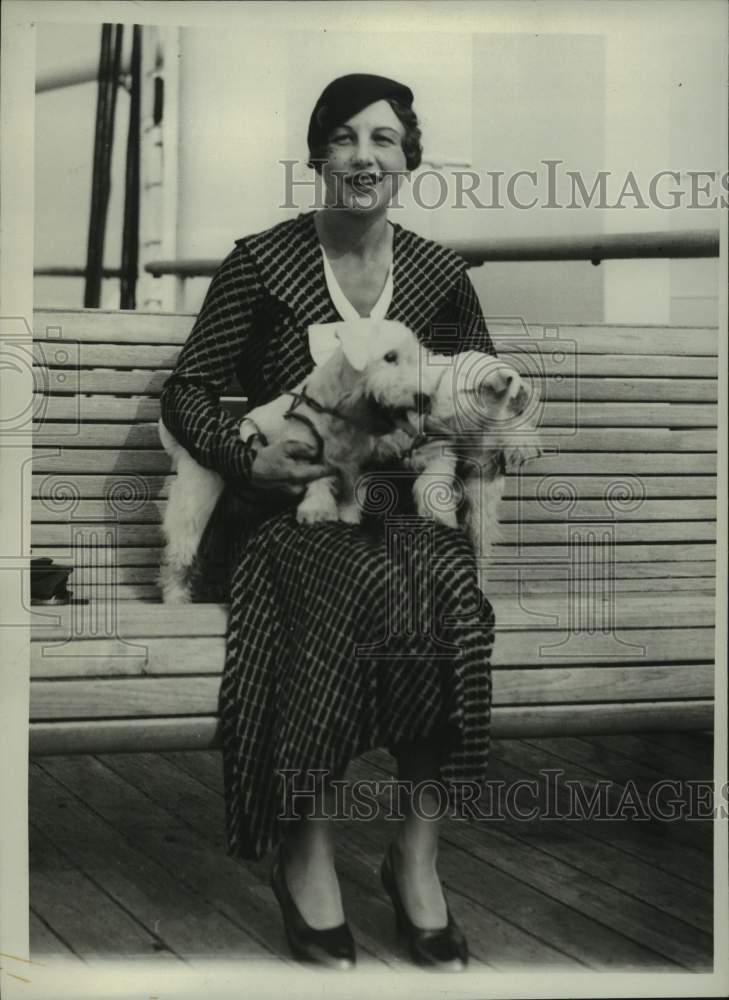 1933 Press Photo Helen Wills Moody & puppies aboard the SS Lafayette in New York