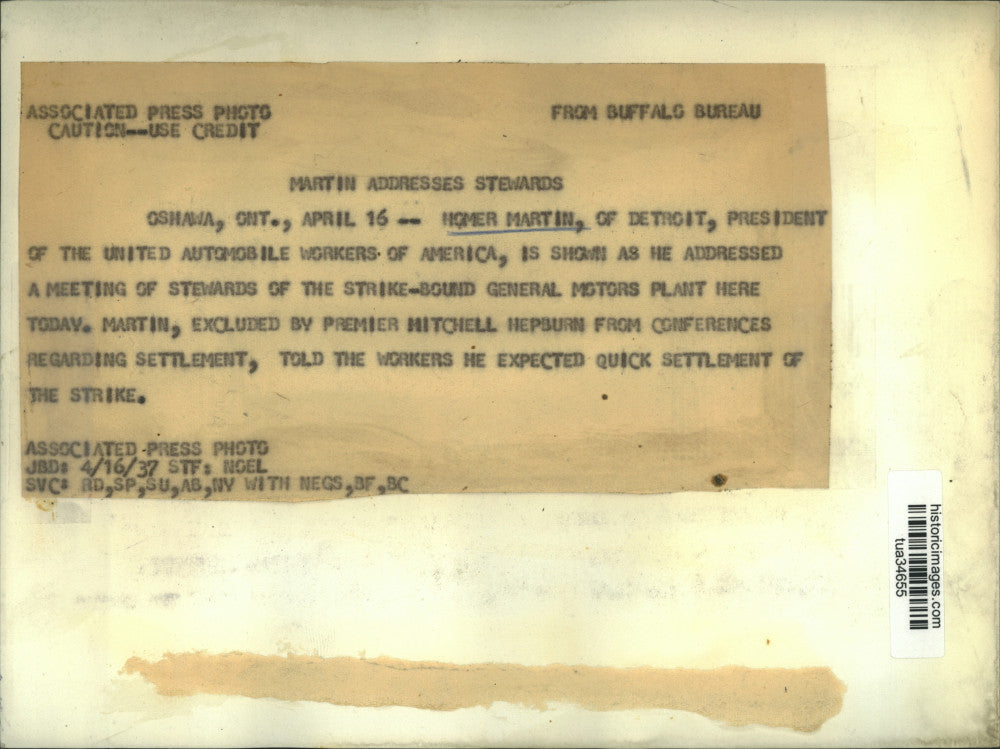 1937 Press Photo Homer Martin speaks to auto workers union in Ontario