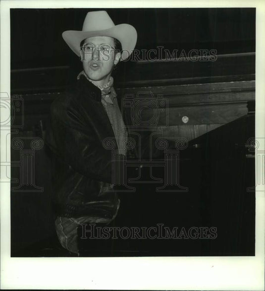 1993 Press Photo Albany Symphony conductor sings to New York elementary students- Historic Images