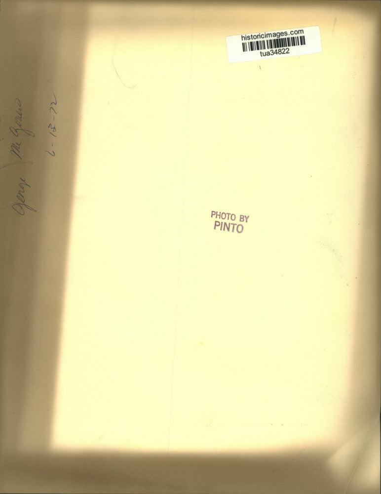 1972 Press Photo Senator George McGovern speaks in Colonie, New York - tua34822