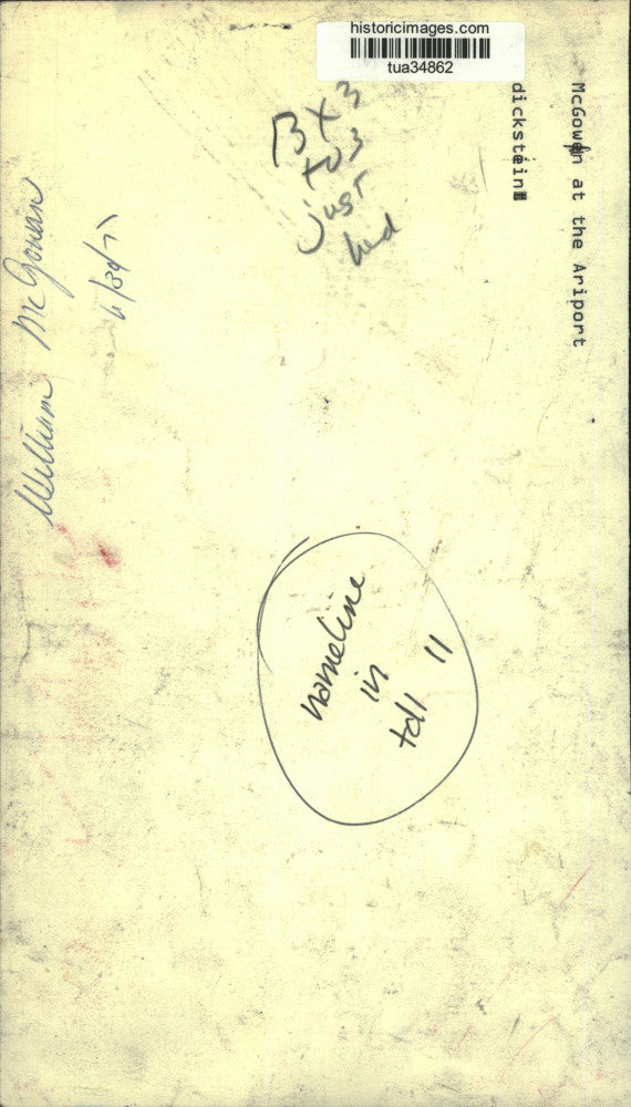 1971 Press Photo William McGowan interviewed at Albany, New York airport