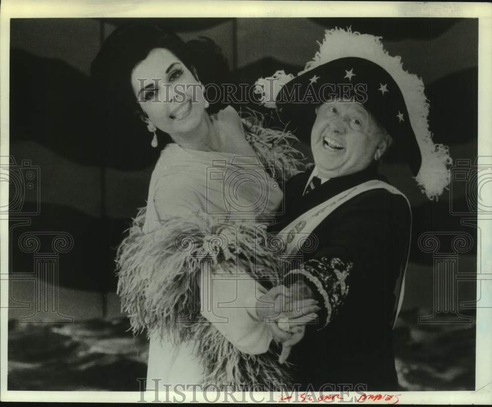 1985 Press Photo Ann Miller &amp; Mickey Rooney in &quot;Sugar Babies&quot; in New York- Historic Images