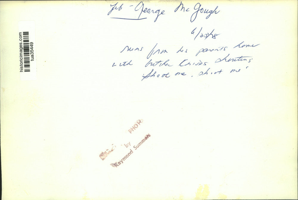 1978 Press Photo George McGough runs from parents home in Albany, New York