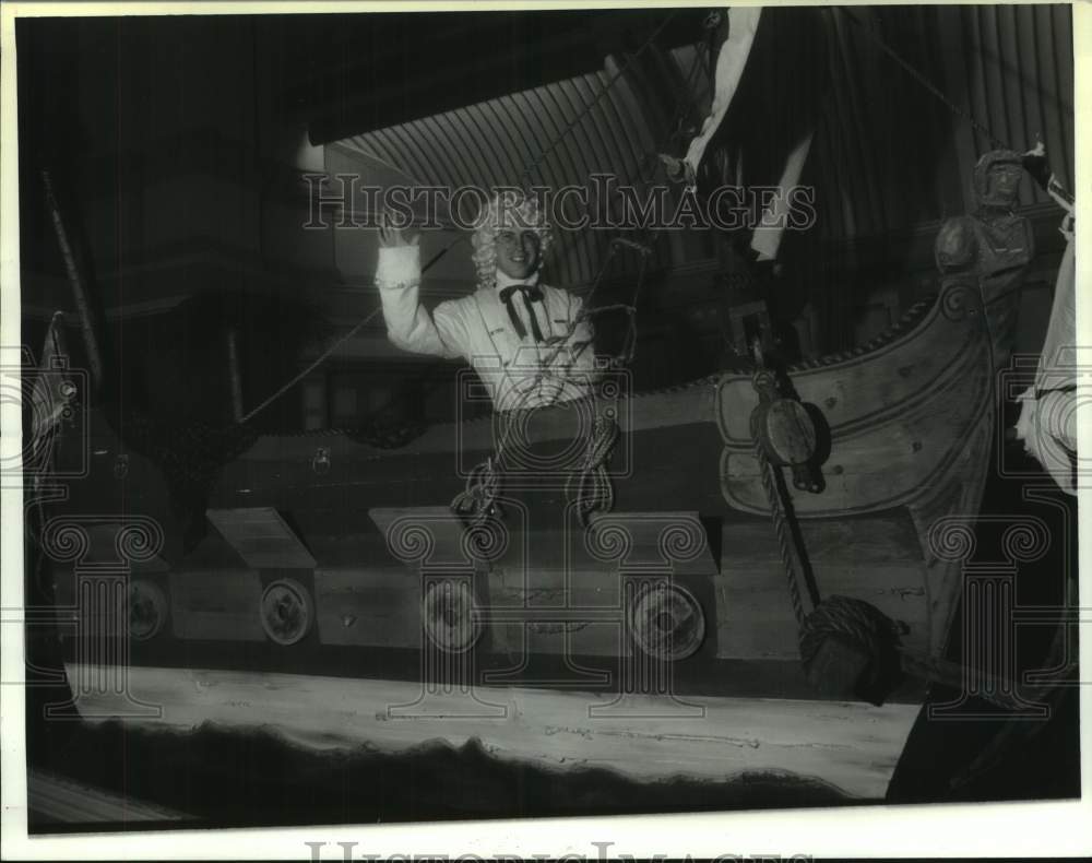 1994 Press Photo David Alan Miller on stage as Franz Hyden in Troy, New York- Historic Images