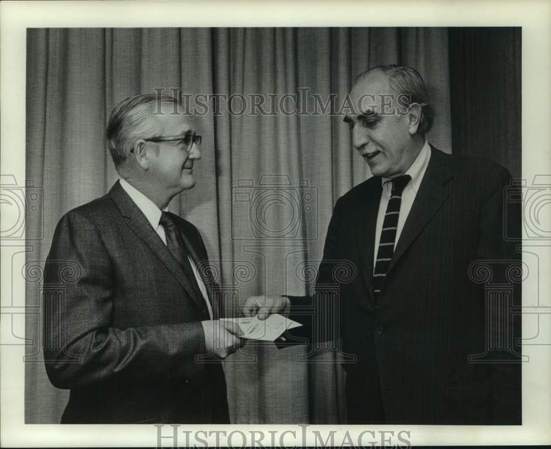 Load image into Gallery viewer, 1924 Press Photo H. G. McKeon &amp; Dr. Harold C. Martin in Schenectady, New York
