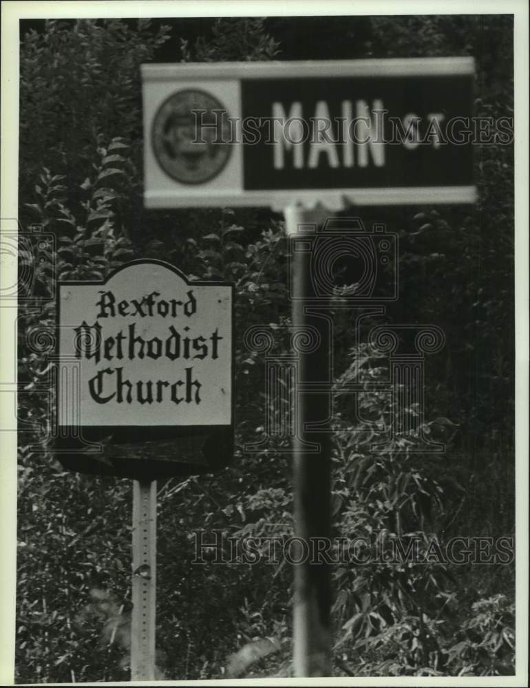 1991 Press Photo Street sign for Main Street in Rexford, New York - tua36702- Historic Images