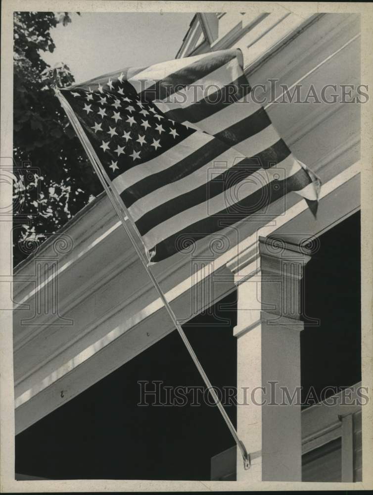 1970 Press Photo American flag flies from home in Albany, NY on Memorial Day