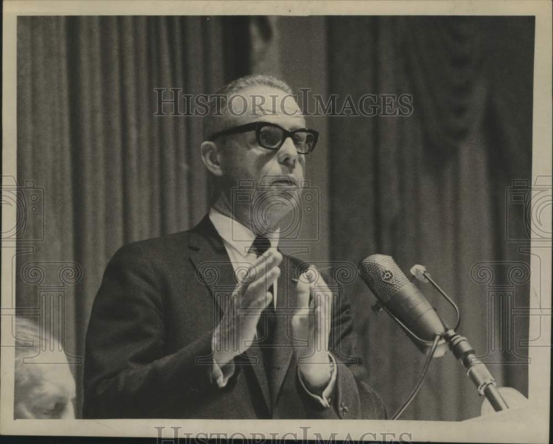 Load image into Gallery viewer, 1966 Press Photo Hugh R. Jones, New York State Board of Social Welfare Chairman
