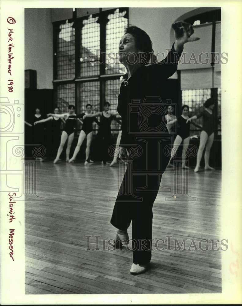 1980 Press Photo Madame Sulamith Messerer dances in New York studio - tua39041- Historic Images