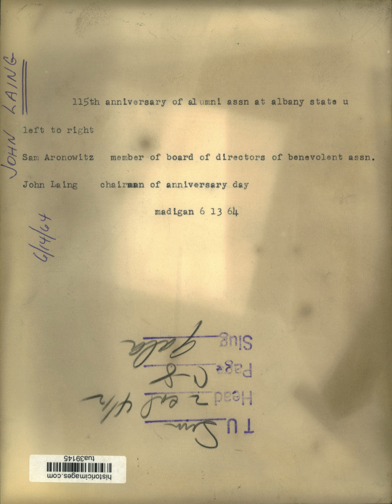 1964 Press Photo Sam Aronowitz & John Laing chat in Albany, New York - tua39145