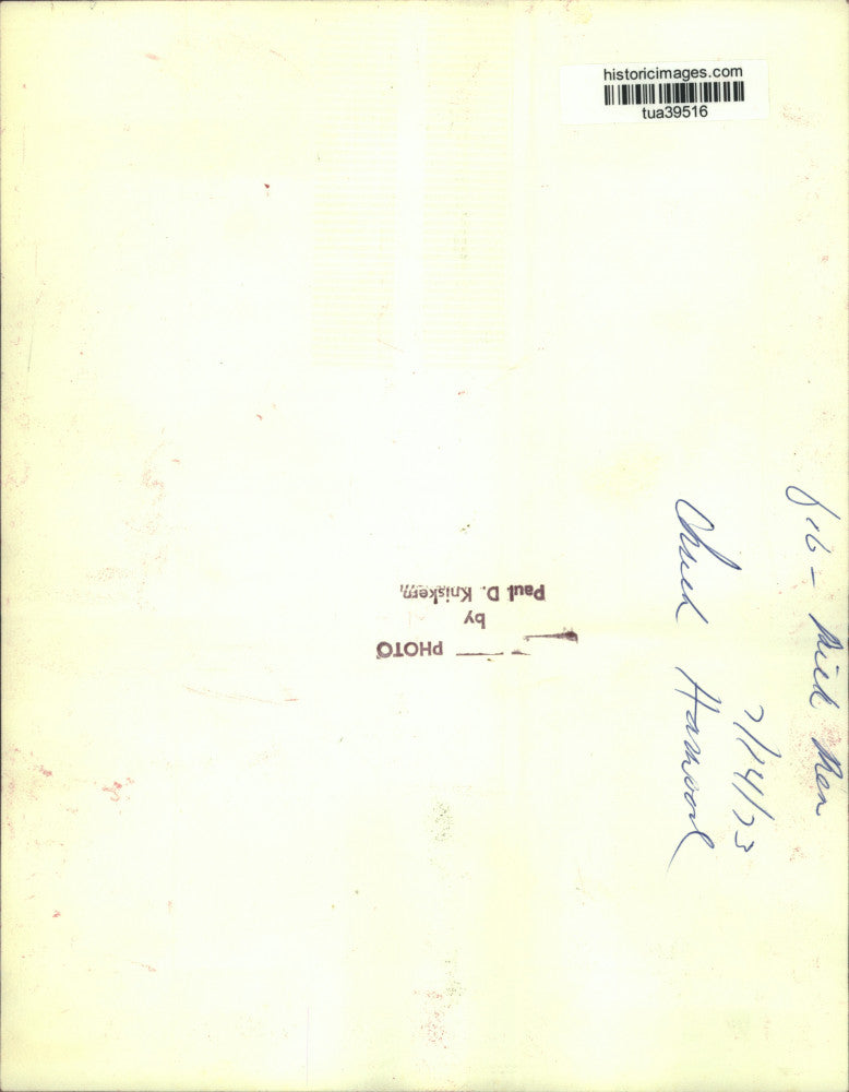 1973 Press Photo Chuck Harwood unloads milk from truck in New York - tua39516