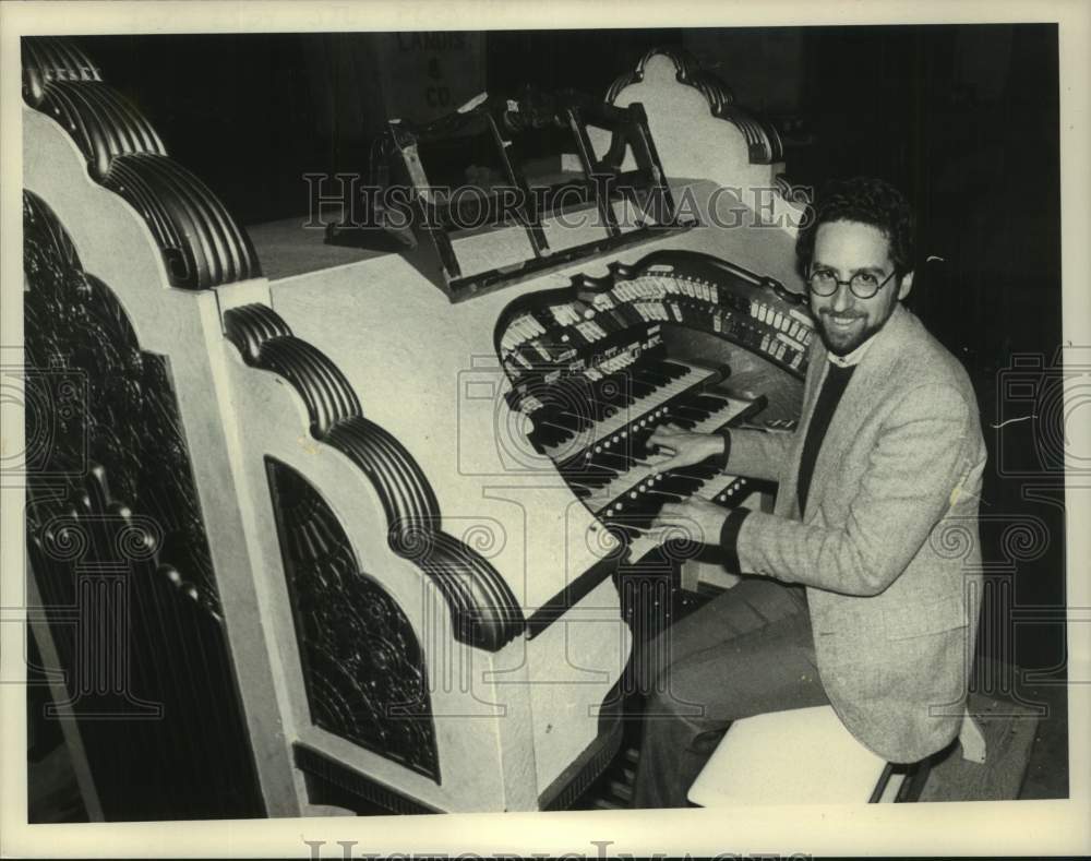 1984 Press Photo New York organist Dennis James - tua39656- Historic Images