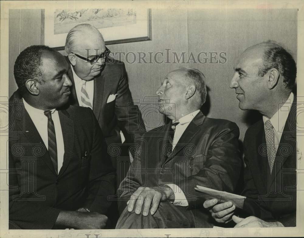 1968 Press Photo Job Fair Committee meets at Albany, New York restaurant- Historic Images