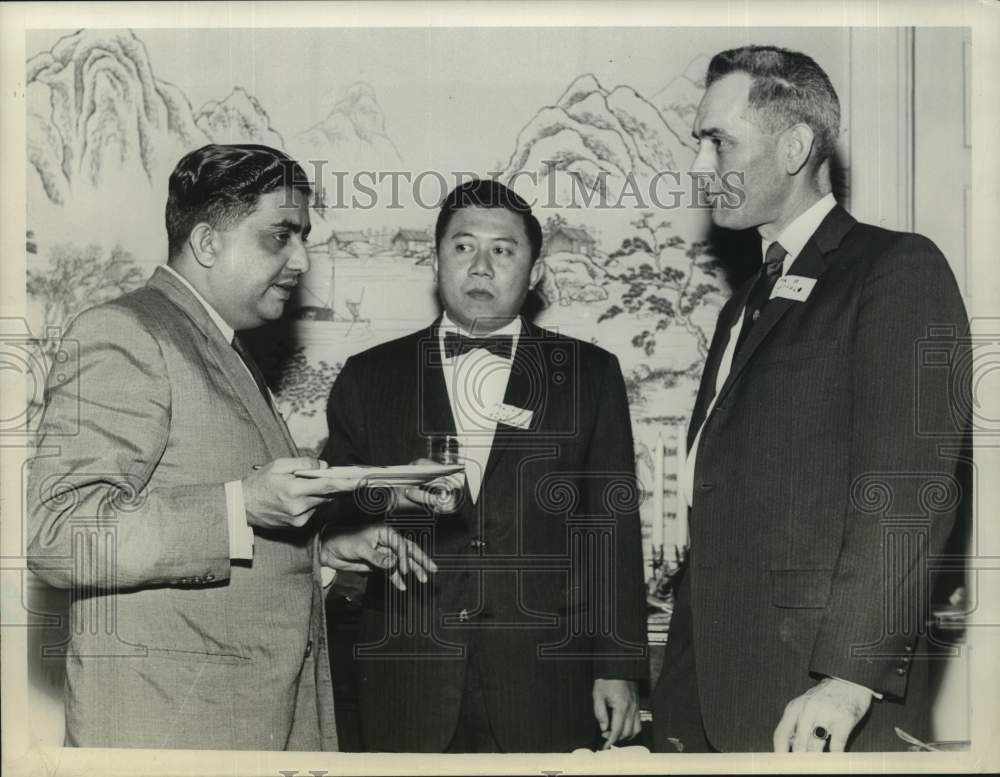 1961 Press Photo United Nations delegate from Malaya visits Albany, New York- Historic Images