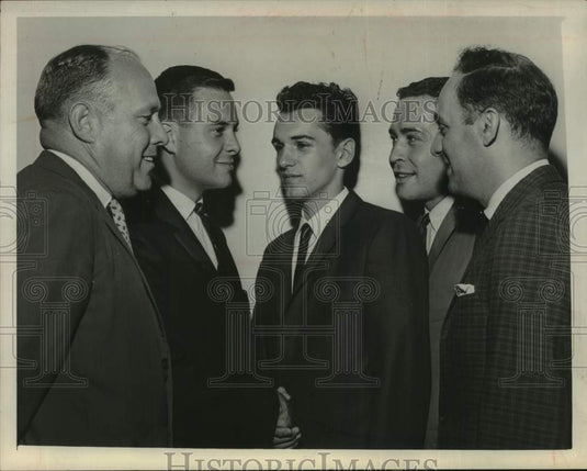 1961 Press Photo Siena College alumni award student scholarship in New York- Historic Images
