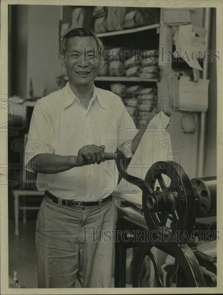 1966 Press Photo Wong Sing Lee, New York - tua40691- Historic Images