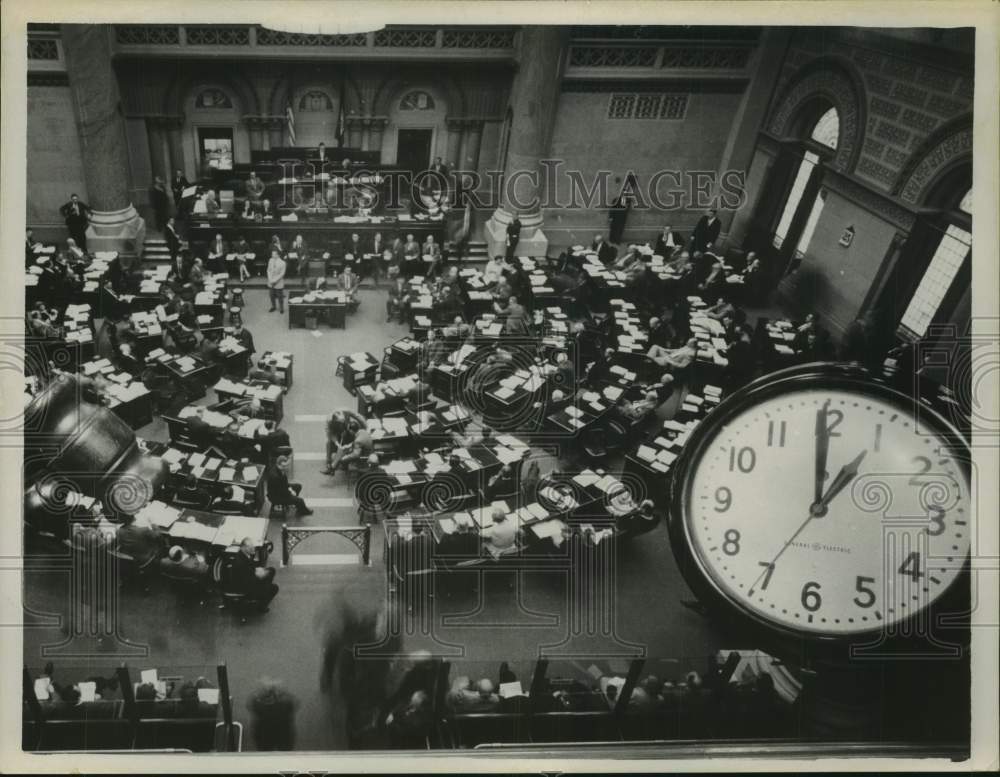 1966 Press Photo New York State Legislature in session at Capitol in Albany- Historic Images