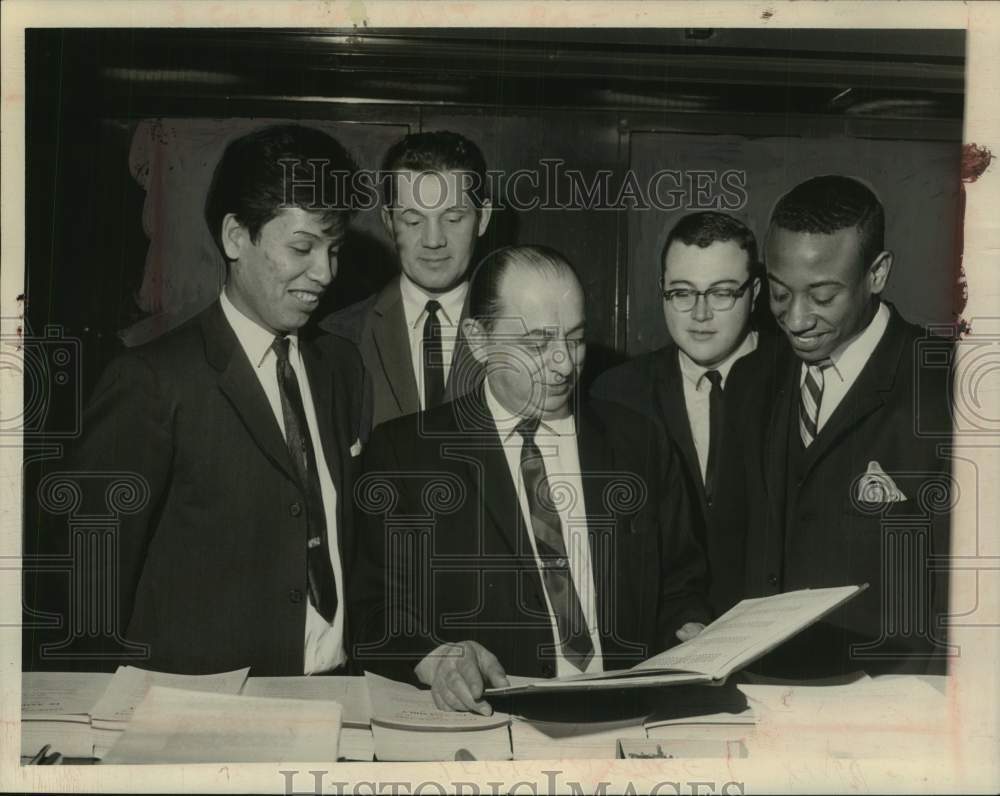 1965 Press Photo Senate Pages read report at New York State Legislature- Historic Images