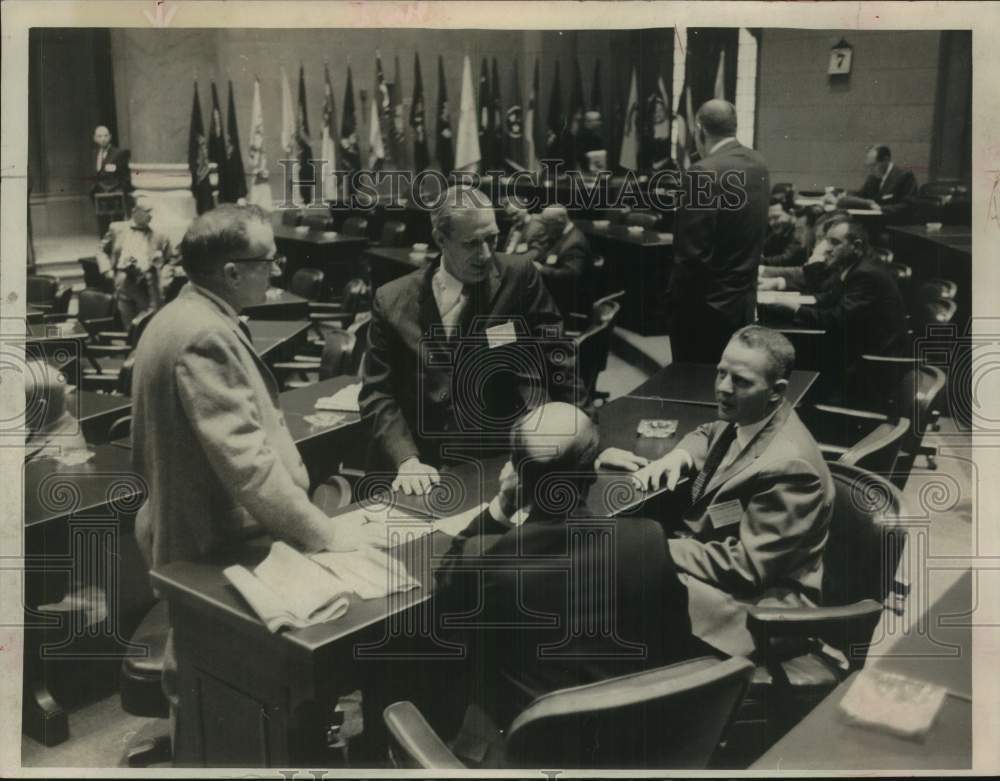 1959 Press Photo Politicians chat in New York State Assembly Chamber, Albany- Historic Images