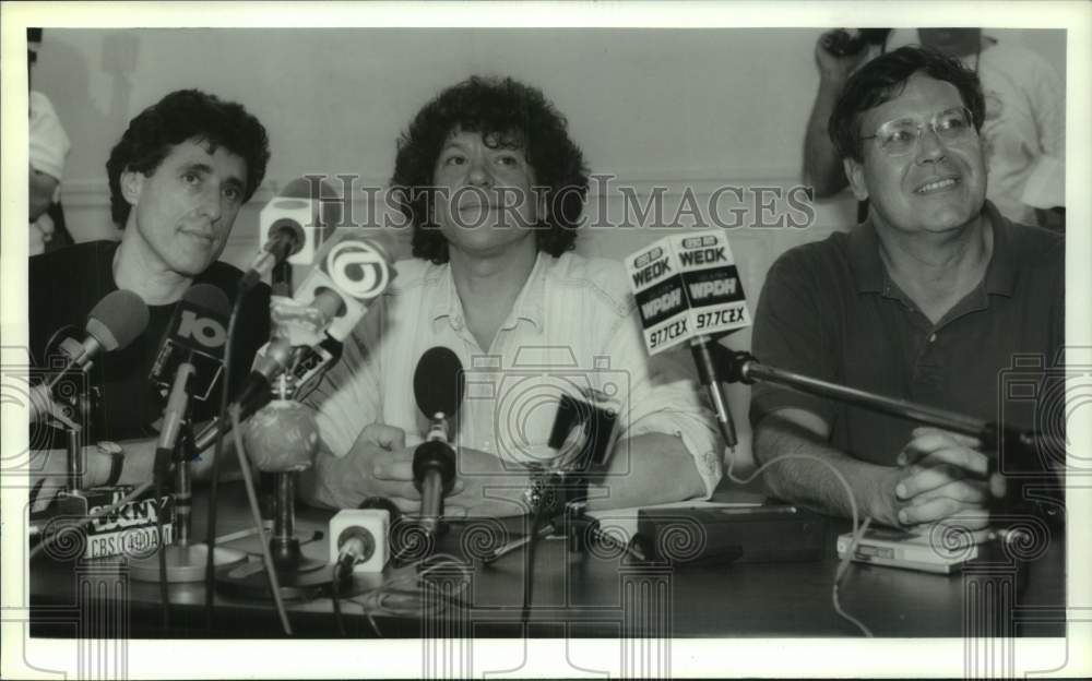 1994 Press Photo Woodstock promoters speak to press in Saugerties, New York- Historic Images