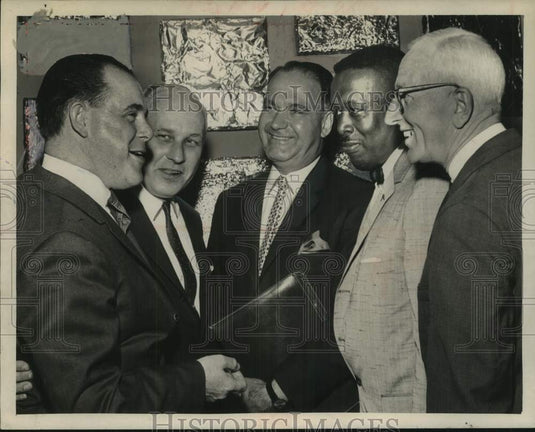 1964 Press Photo Group discusses neighborhood improvement in Albany, New York- Historic Images