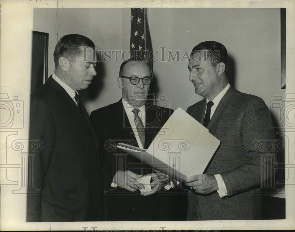 1964 Press Photo New York State Assembly leaders converse in Albany - tua40949- Historic Images