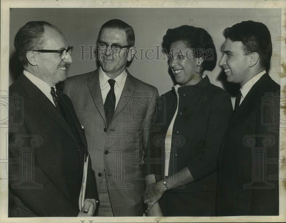 1967 Press Photo Philip B. Langworthy with colleagues in New York - tua40971- Historic Images