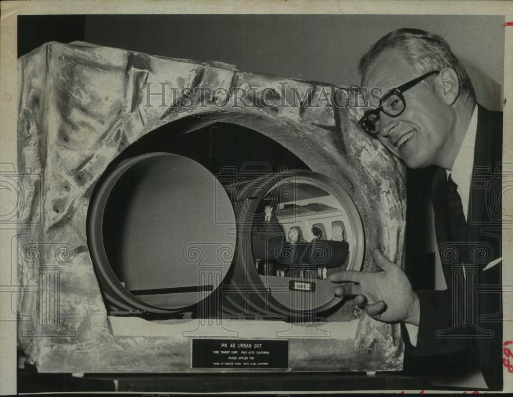 1969 Press Photo Lawrence K. Edwards with transportation invention in New York- Historic Images