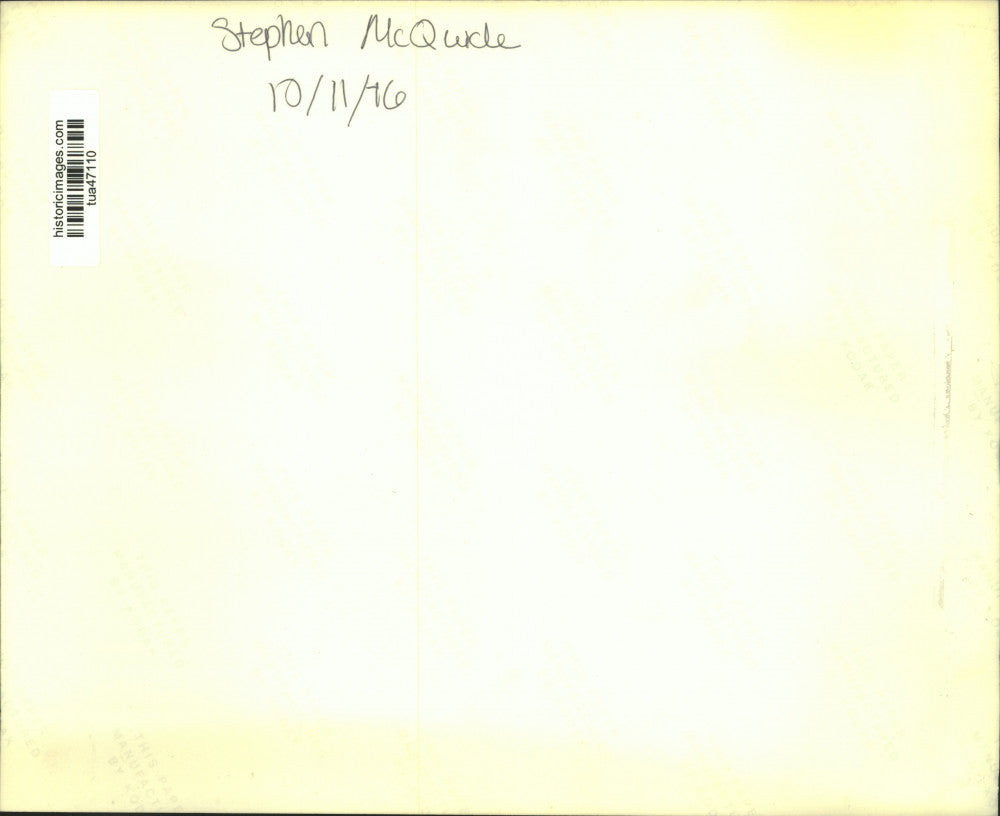 1976 Press Photo Stephen McQuicle with colleagues in New York - tua47110