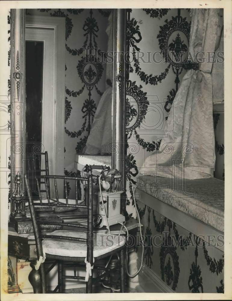 1963 Press Photo Powder room in Victorian era Rensselaerville, New York home