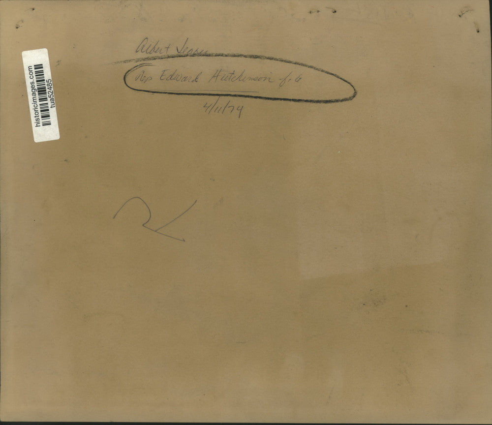 1974 Press Photo US Congressman Edward Hutchinson chats with colleague