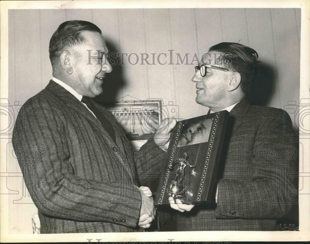1962 Press Photo Al Beckmann & colleague with bowling champion plaque, New York- Historic Images