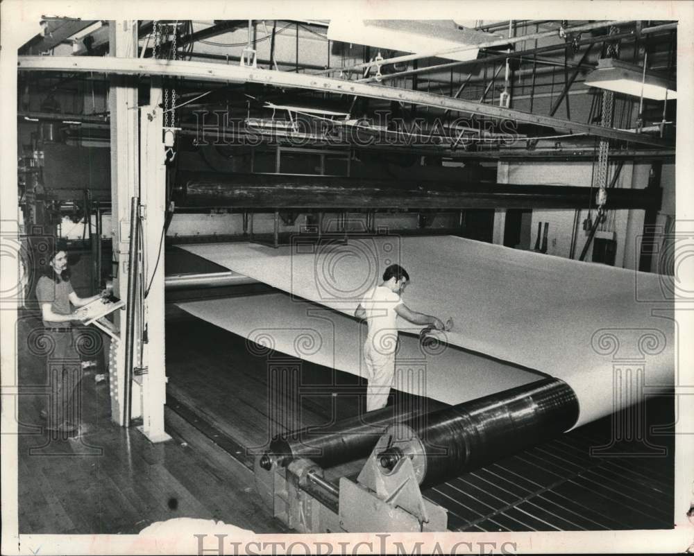 1974 Press Photo Staff at Albany International Corp. facility in New York- Historic Images