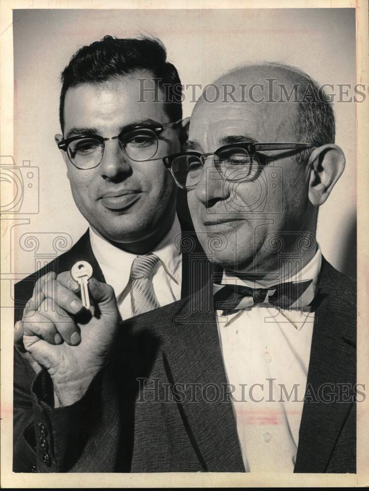 1965 Press Photo Edwin &amp; William Phillips, New York - tua58140- Historic Images