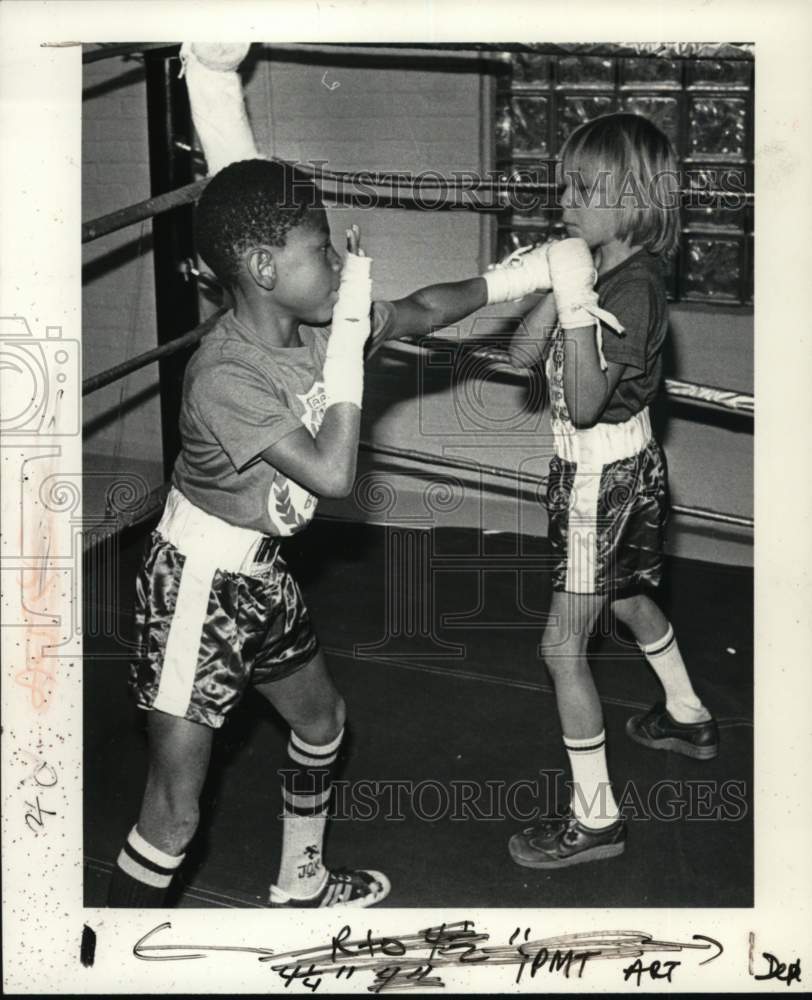 1978 Press Photo 8 year olds spar in Albany, New York boxing program - tua63599- Historic Images